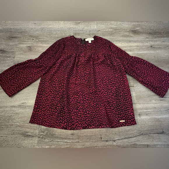 Michael Michael Kors Printed Smocked Bell Sleeve Blouse SZ Medium - Picture 1 of 4